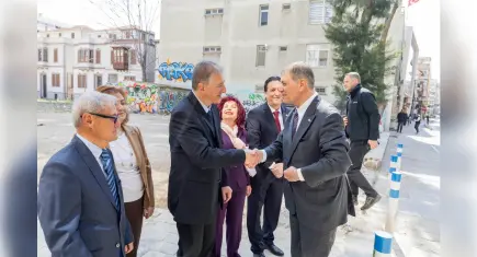 Başkan Tugay’dan sağlık emekçilerine teşekkür