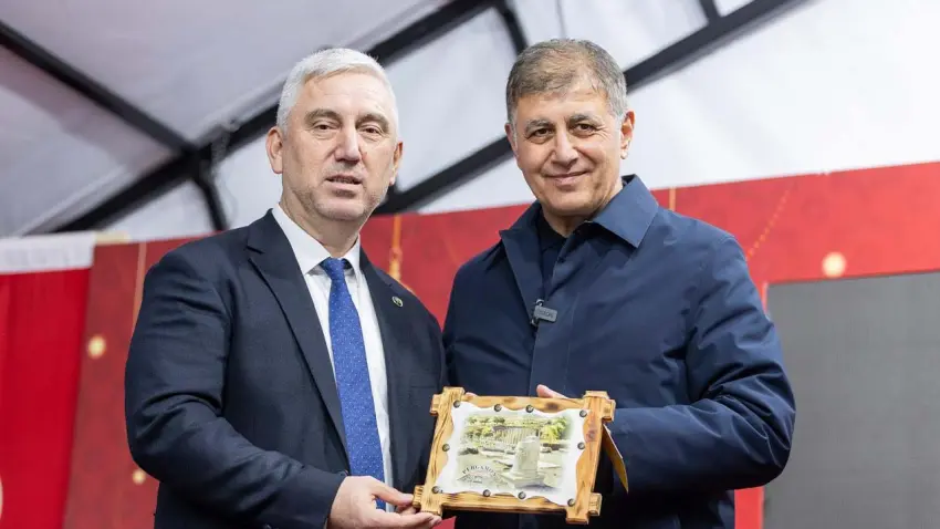 Bergama’nın iftar sofrası doktor başkanları buluşturdu haberinin görseli