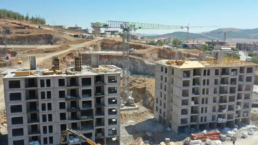 Deprem bölgesindeki inşaatlarda üç yılda en az 296 işçi hayatını kaybetti haberinin görseli