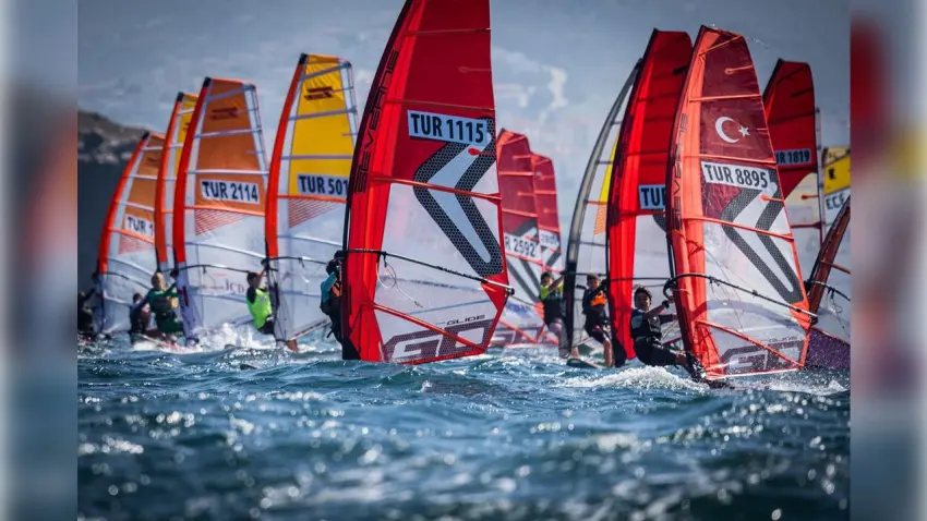 Foça’da Rüzgar Milli Forma İçin Esti