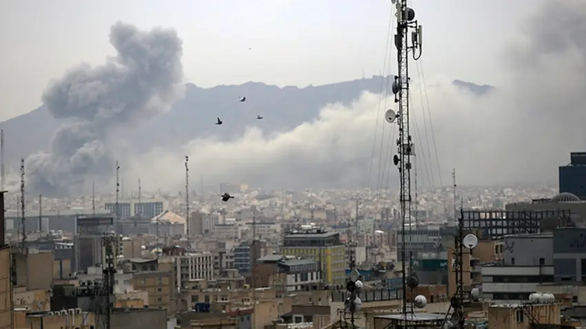 İran’da ABD-İsrail saldırılarında 223 kadın ölürken, 43 bin sivil birim hasar gördü haberinin görseli