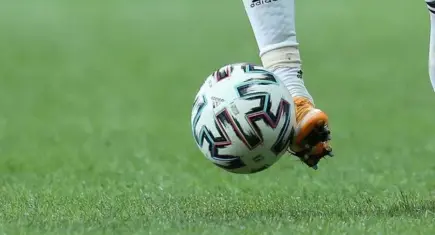 İzmir’de Flag Futbol rüzgarı: Şampiyonluk yolunda ilk etap tamamlandı