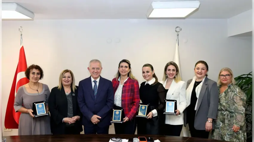 İZSİAD’da Kadın Girişimcilerin Başarı Hikayeleri ve Toplumsal Rolü Masaya Yatırıldı haberinin görseli