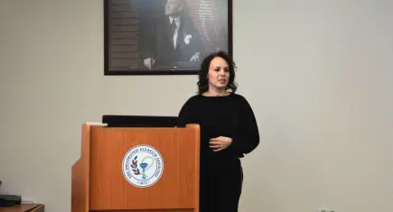 Ege Üniversitesi'nde ‘Network Her Şey’ söyleşisi: Eczacı Berna Baysal deneyimlerini paylaştı