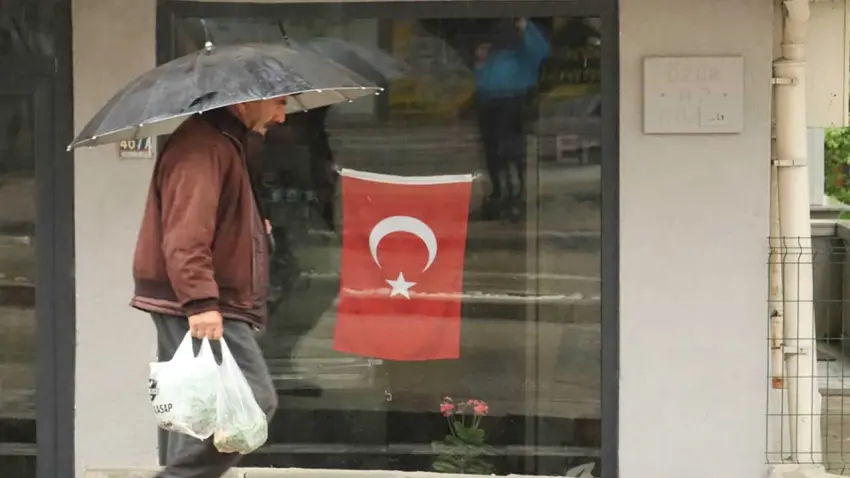 Marmara’da bayram mesaisi yağmurlu geçecek: Sıcaklıklar düşüyor haberinin görseli