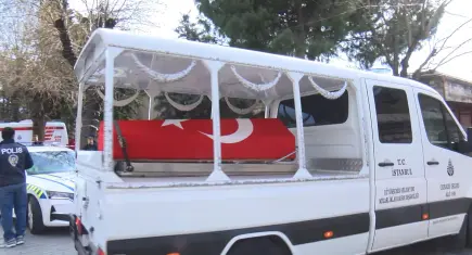 Prof.Dr. İlber Ortaylı'nın cenazesi Fatih Camii'ne getirildi