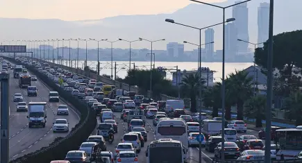 TÜİK açıkladı: İzmir’de trafiğe kayıtlı araç sayısı arttı