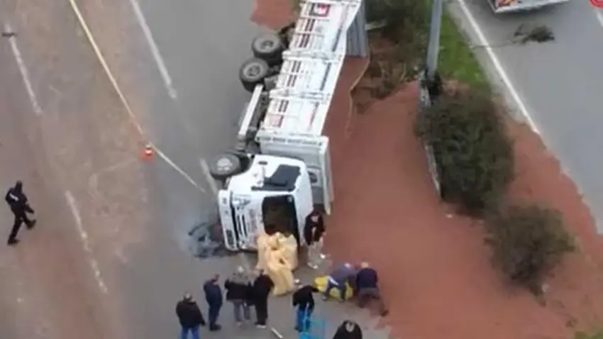 Ambulans fındık yüklü kamyon ile çarpıştı:Ölü ve yaralı var haberinin görseli