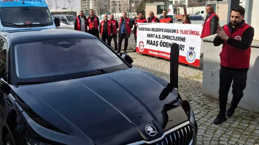 Karşıyaka’da Kent A.Ş. işçileri bayramlaşma töreninde başkanı protesto etti haberinin görseli
