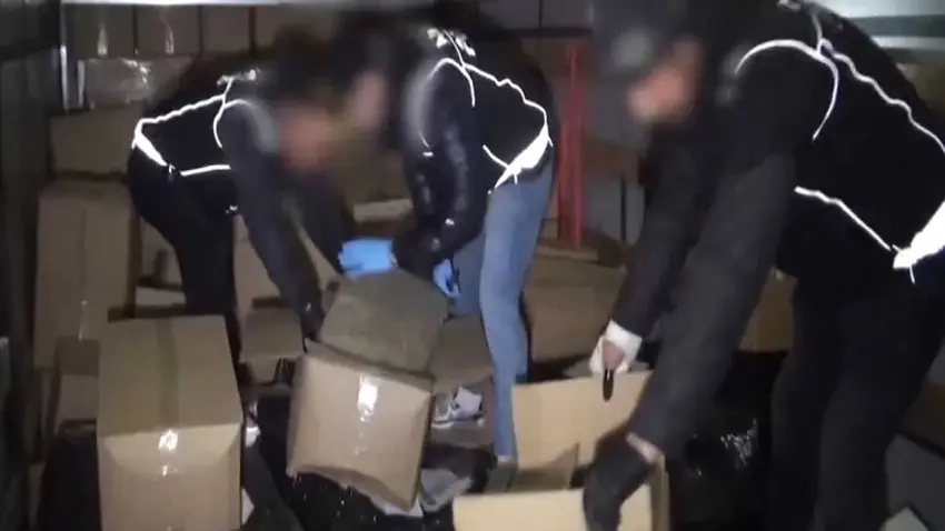 Küçükçekmece'de operasyonda 527 kilo uyuşturucu ele geçirildi