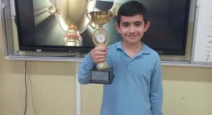 Lösemiyi yenen 11 yaşındaki Adem, zeka oyununda ilçe birincisi oldu