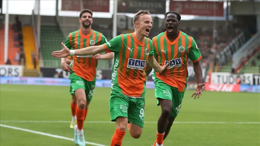 Alanyaspor’dan gol yağmuru: Kocaelispor’u 5 golle devirdi haberinin görseli