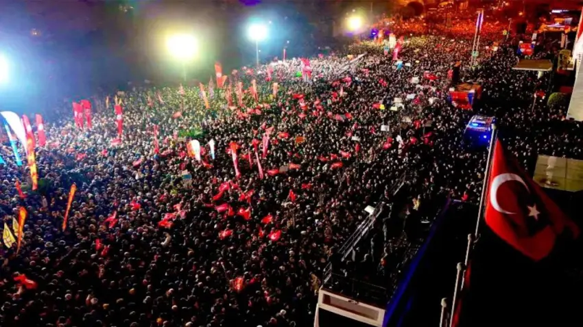 CHP’den 19 Mart'ın birinci yıl dönümünde Saraçhane mitingi haberinin görseli