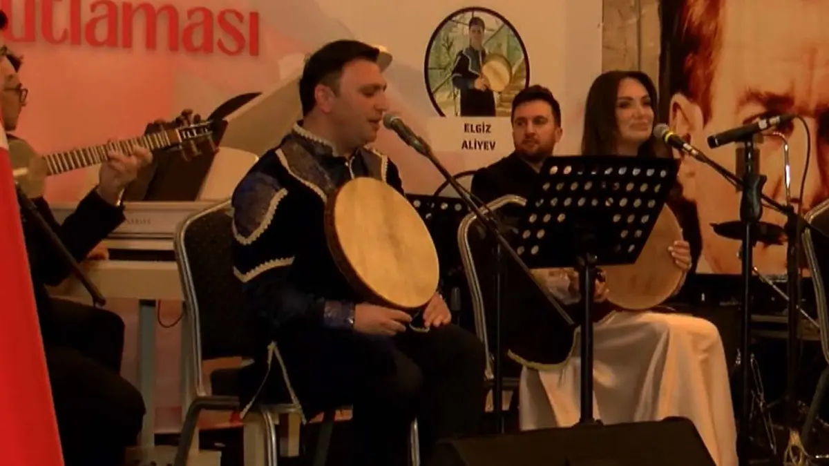 İzmir'de Azerbaycanlı sanatçıların katılımıyla Nevruz Bayramı kutlandı görseli