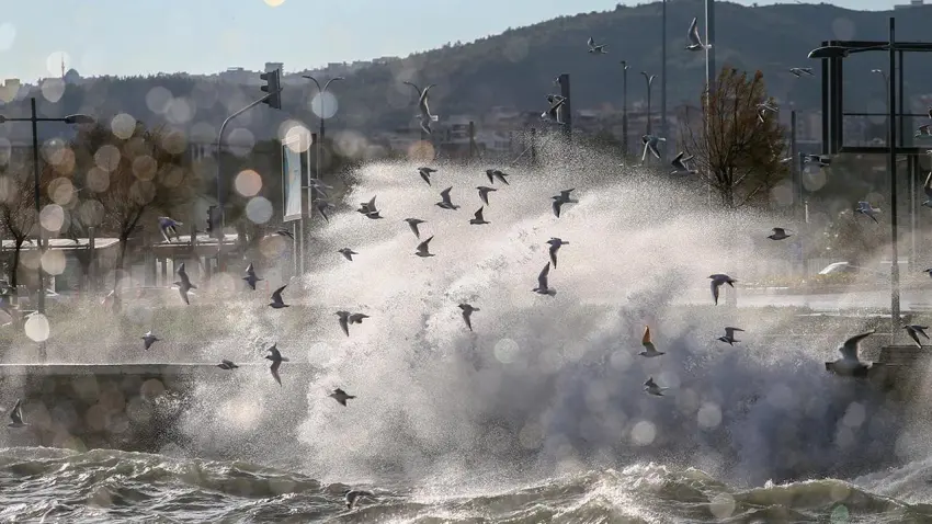 Marmara ve Kuzey Ege’de kuvvetli rüzgar ve fırtına uyarısı haberinin görseli