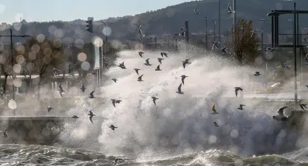 Marmara ve Kuzey Ege’de kuvvetli rüzgar ve fırtına uyarısı