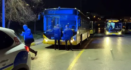 Yolcular durakları şaşıran İETT şoförünü şikayet etti: Şoför 1.5 promil alkollü çıktı