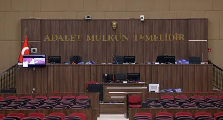 Antalya’daki rüşvet davasında tahliye kararı bozuldu: 1 tutuklama, 2 sanığa ev hapsi