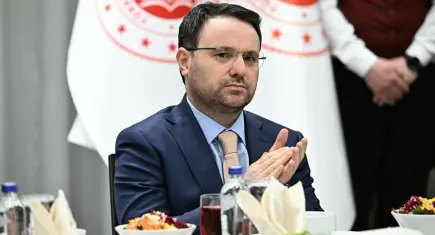 Bakan Gürlek’ten sürpriz itiraf: Ekmek Teknesi dizisinde oynamış