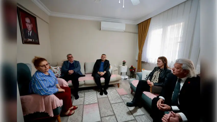 Başkan Mutlu’dan şehit ailesine ramazan ziyareti haberinin görseli