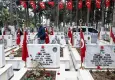 Bayram arifesinde şehit mezarları ziyaret edildi