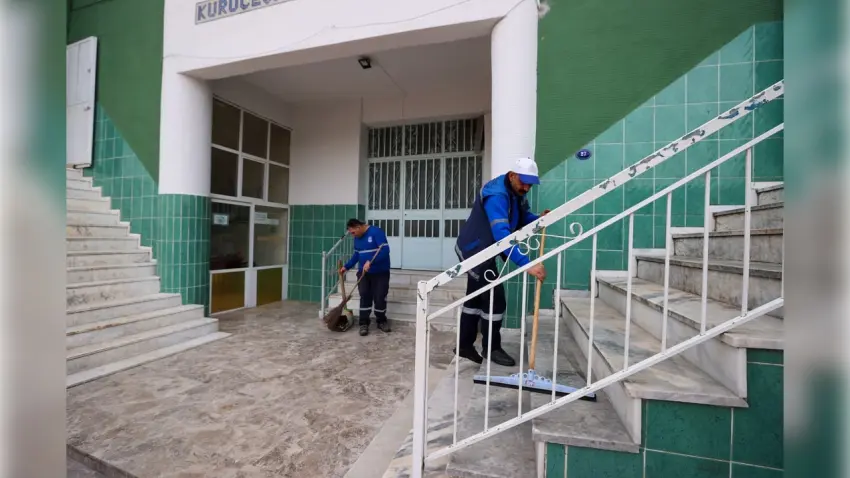 Buca’da bayram öncesi ibadethanelerde temizlik seferberliği haberinin görseli