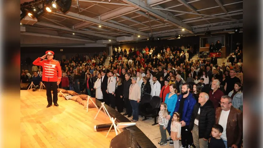 Karşıyaka’da Çanakkale ruhu müziğe ve dansa yansıdı haberinin görseli