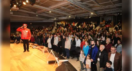 Karşıyaka’da Çanakkale ruhu müziğe ve dansa yansıdı