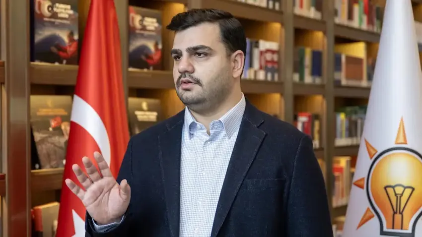 Özel’in Erdoğan’a sözlerine İzmir’den tepki: AK Partili Milletvekili ses yükseltti haberinin görseli