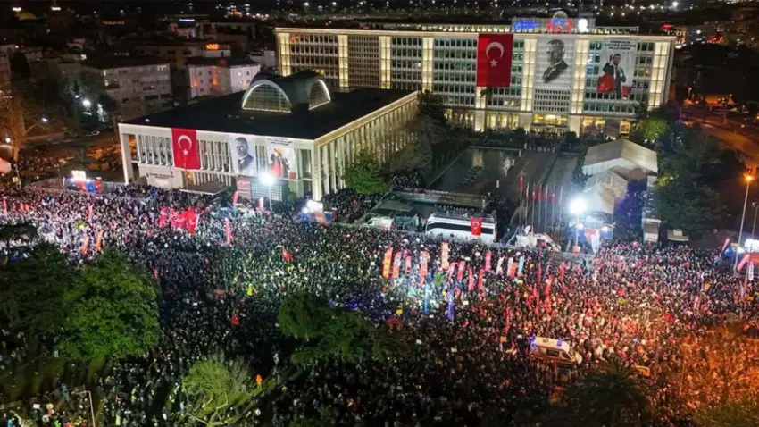 Saraçhane mitinginde 35 kişi gözaltına alınmıştı: 2 kişi tutuklandı haberinin görseli