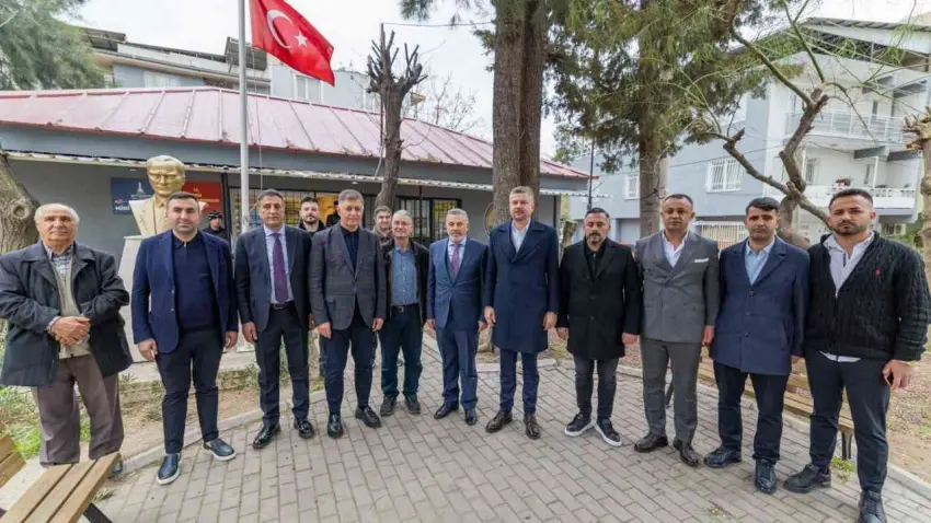 Başkan Tugay bayram sabahında Bucalılarla bir araya geldi haberinin görseli