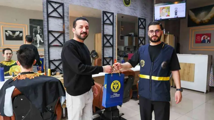 Buca Belediyesi’nden berber esnafına bayram desteği haberinin görseli