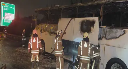 Seyir halindeki yolcu otobüsü cayır cayır yandı