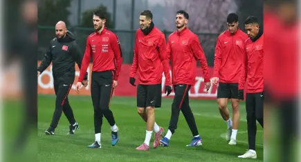 3 büyüklerden 33 futbolcu milli takımlarında mücadele edecek