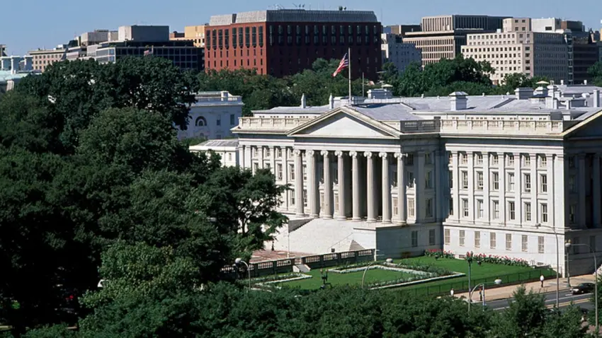 ABD’den İran petrolüne geçici izin: 140 milyon varil piyasaya sunulacak haberinin görseli