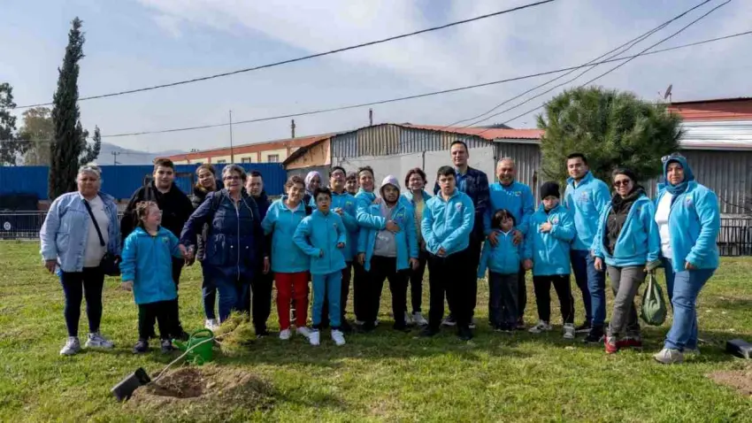 Bornova’da Farkındalık Günü doğayla buluştu haberinin görseli