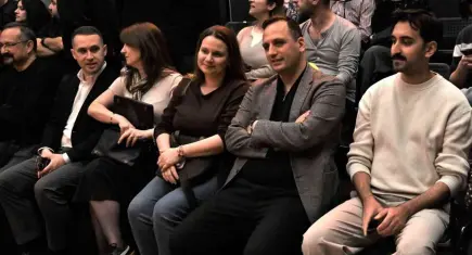 Bornova’da “Unutmak” oyunu seyirciyi büyülemeye devam ediyor