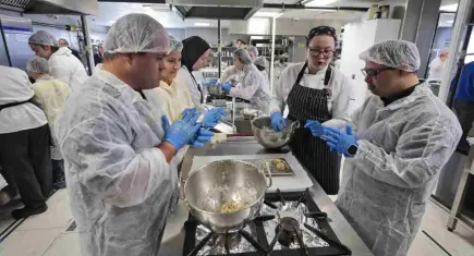 Konak’ta “Engelsiz Mutfak”ta lezzet şov 