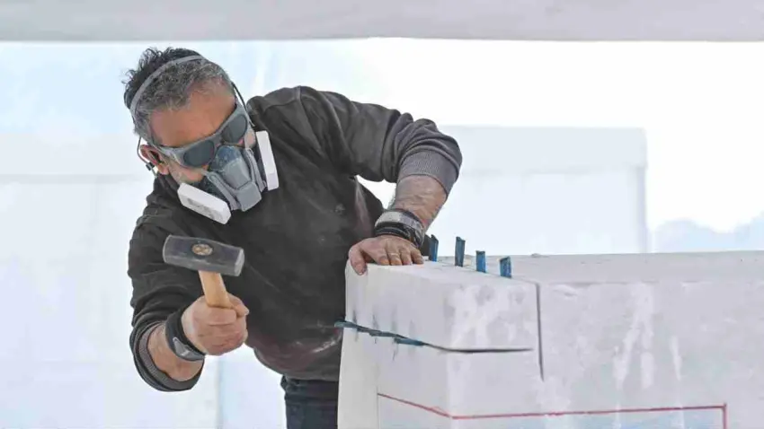 Marble İzmir’de doğal taş sanatla buluşuyor haberinin görseli
