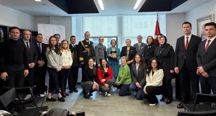 MSB'den NASA'da çalışan Türk asıllı Kumrucu'ya "anı plaketi"