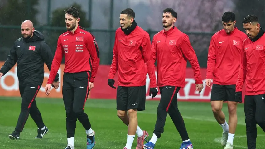 Süper Lig’e milli ara: 3 büyüklerden 32 futbolcu milli takımlarda haberinin görseli