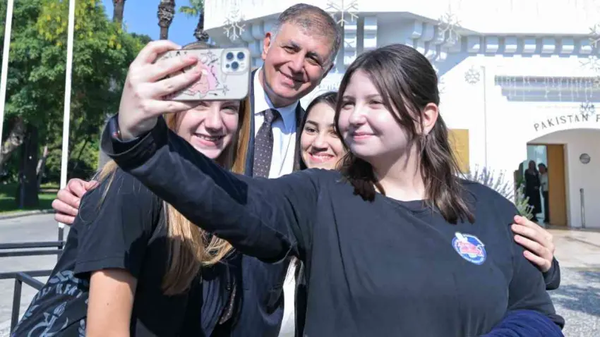 Büyükşehir’den gençlere çok yönlü destek haberinin görseli
