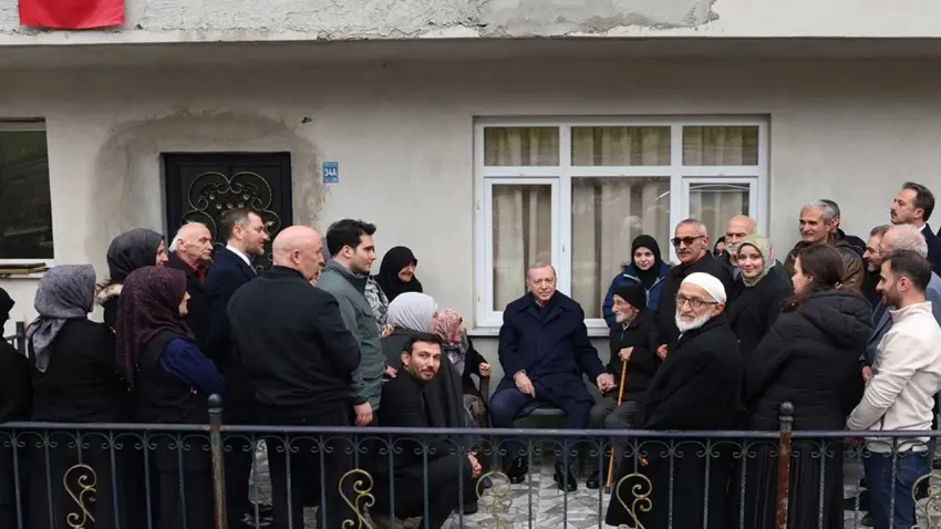 Cumhurbaşkanı Erdoğan, komşularıyla bayramlaştı