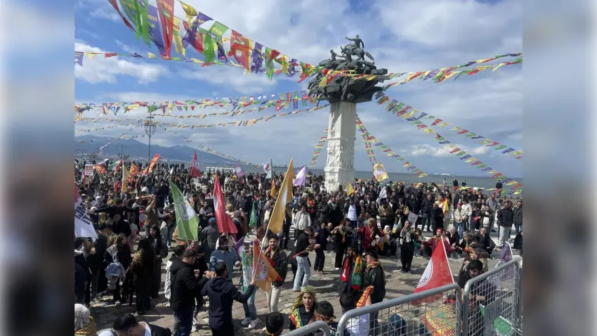İzmir’de Nevruz Gündoğdu Meydanı’nda kutlandı haberinin görseli