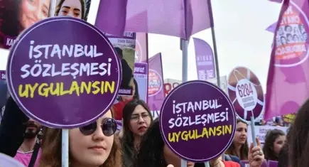 Kadın Cinayetlerini Durduracağız Platformu: Aradan kaç yıl geçerse geçsin, İstanbul Sözleşmesi yaşatır