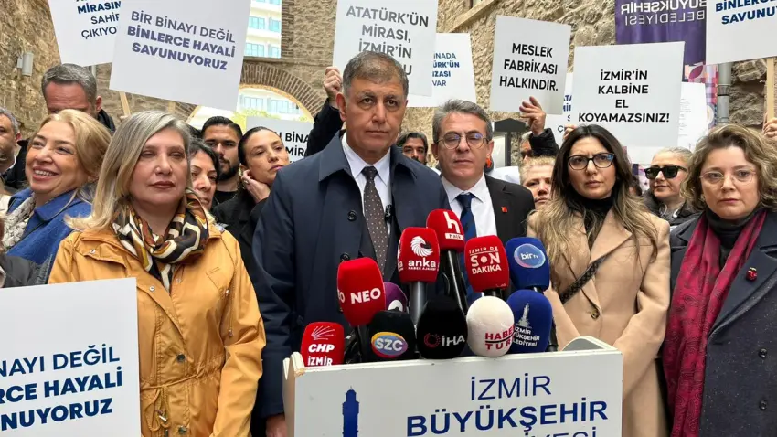 Başkan Tugay’dan Meslek Fabrikası tepkisi: Siz İzmir’in değil vakıfların vekilisiniz haberinin görseli