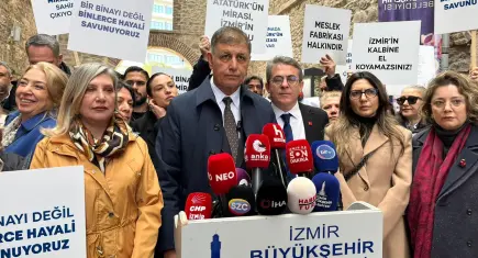 Başkan Tugay’dan Meslek Fabrikası tepkisi: Siz İzmir’in değil vakıfların vekilisiniz