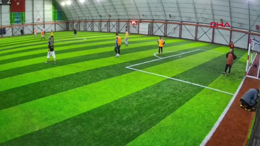 Halı sahada acı ölüm: Kalp krizi geçiren adam kurtarılamadı haberinin görseli