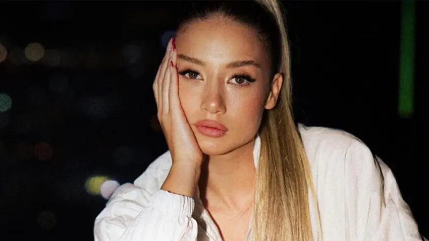 Aleyna Kalaycıoğlu'nun şarkısı Youtube'dan kaldırıldı haberinin görseli