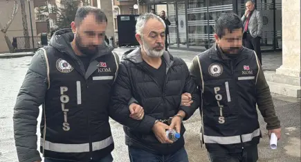 Bakan Gürlek’in tapu kayıtlarını sorgulayan 2 ilçe tapu müdürü tutuklandı